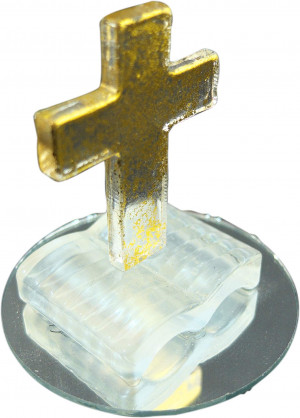 Livre ouvert et croix