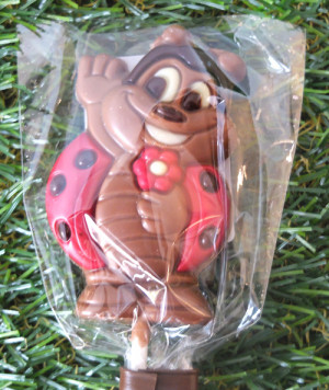 Sucette coccinelle au chocolat au lait